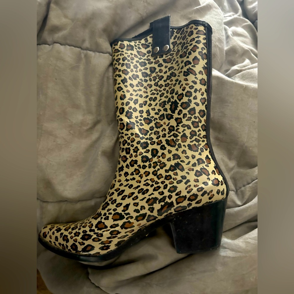Leopard Print Rainboots